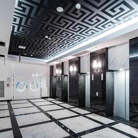 Hanza Tower White 24 & Pool شقة