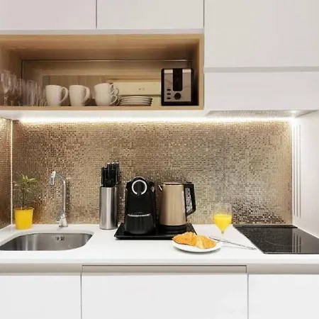 Hanza Tower White 24 & Pool شقة شتشيتسين