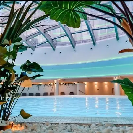 Hanza Tower White 24 & Pool شقة شتشيتسين