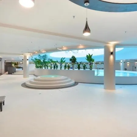 Hanza Tower White 24 & Pool * شتشيتسين